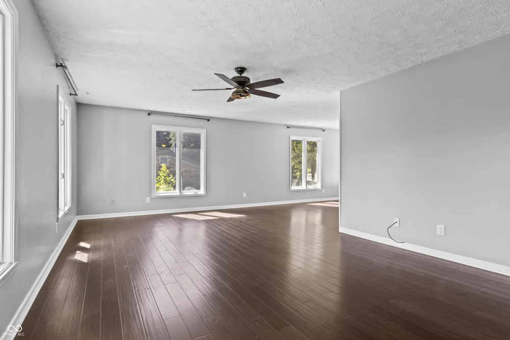 272 Canterbury Drive Avon, IN 46123