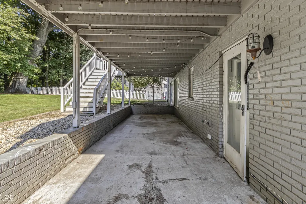 272 Canterbury Drive Avon, IN 46123