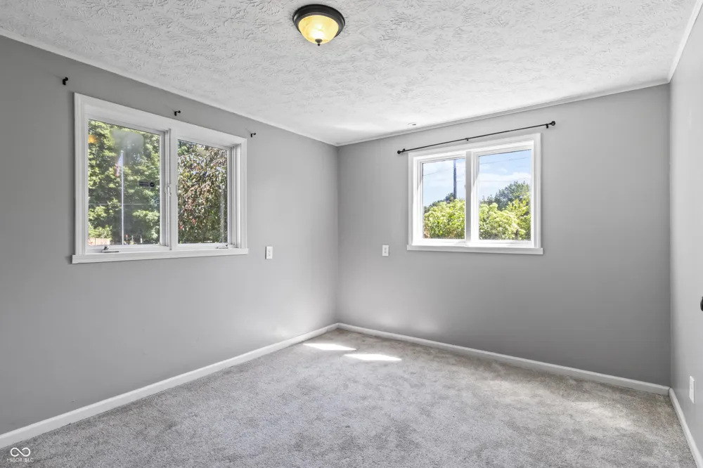 272 Canterbury Drive Avon, IN 46123