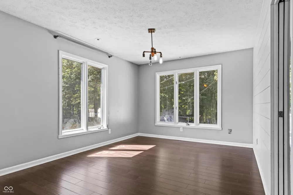 272 Canterbury Drive Avon, IN 46123