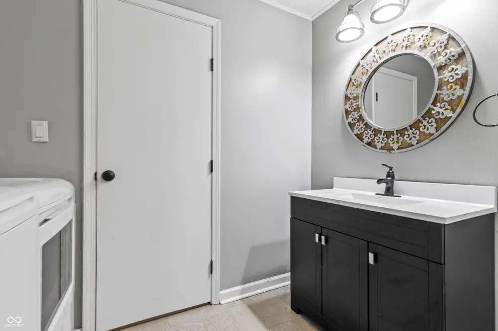 272 Canterbury Drive Avon, IN 46123