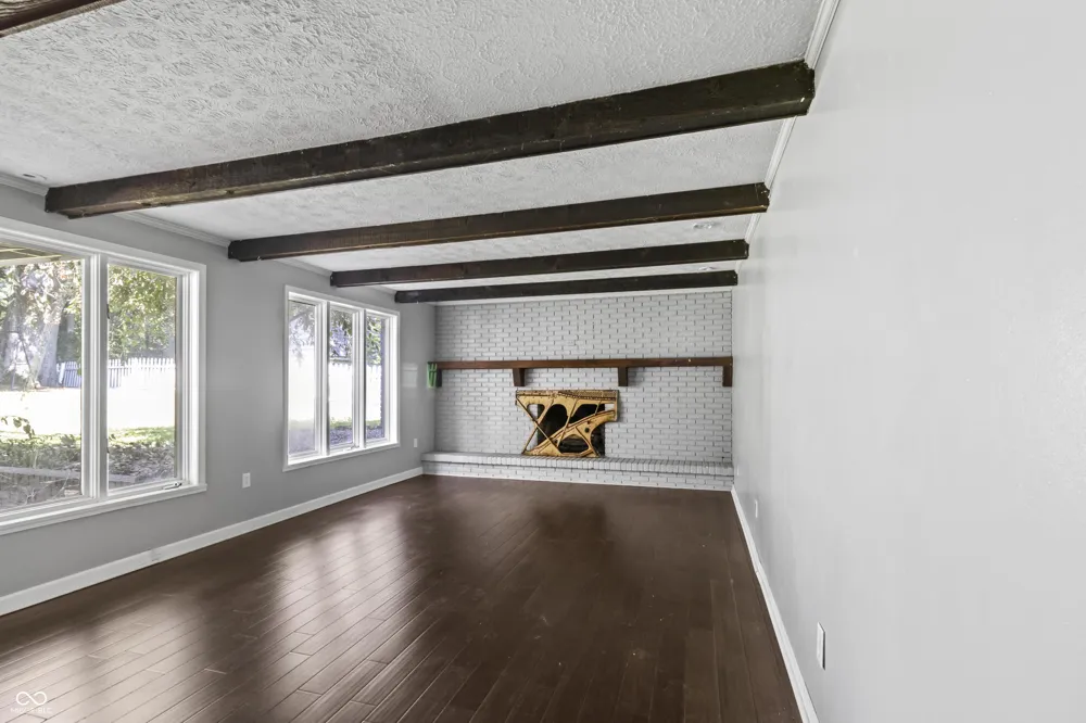272 Canterbury Drive Avon, IN 46123