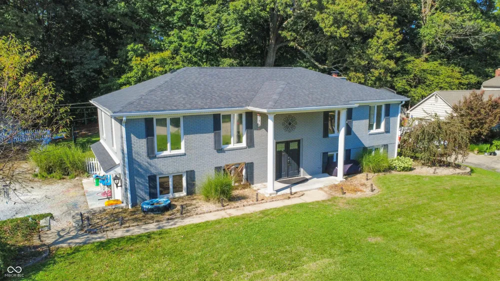 272 Canterbury Drive Avon, IN 46123