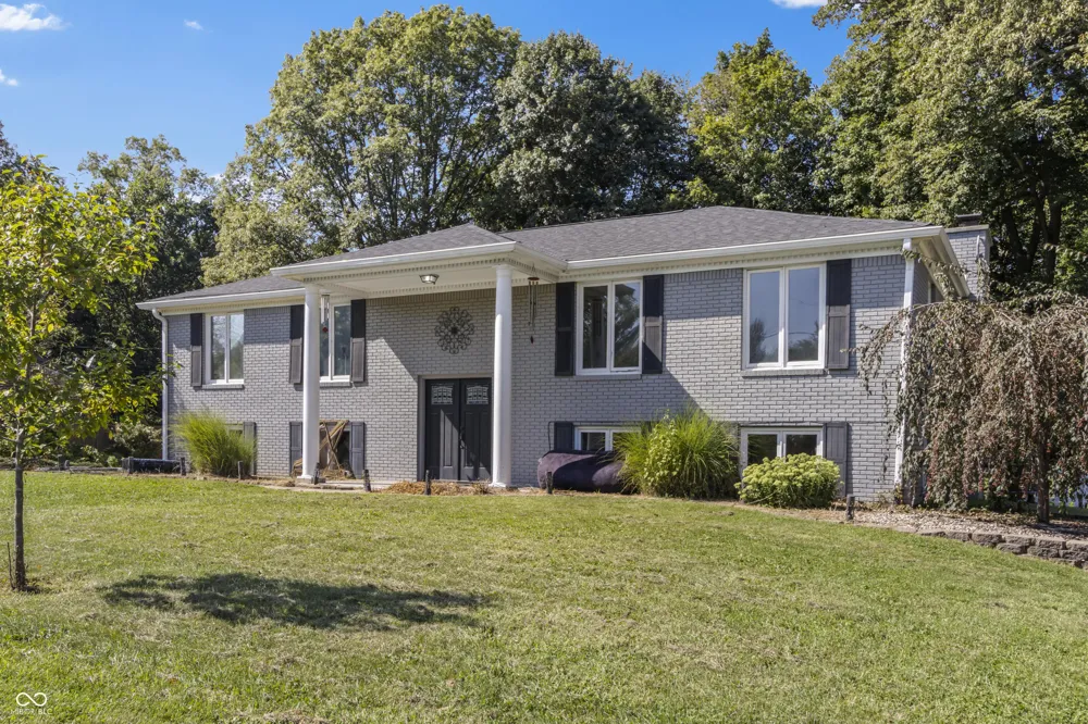 272 Canterbury Drive Avon, IN 46123