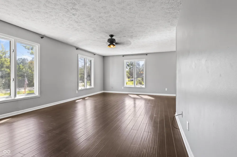 272 Canterbury Drive Avon, IN 46123