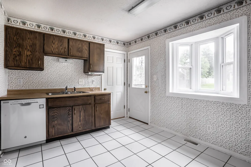 5821 Furnas Road Indianapolis, IN 46221