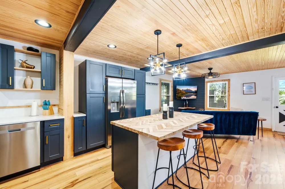 410 Mother In Law Lane Burnsville, NC 28714