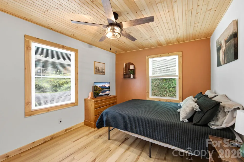 410 Mother In Law Lane Burnsville, NC 28714