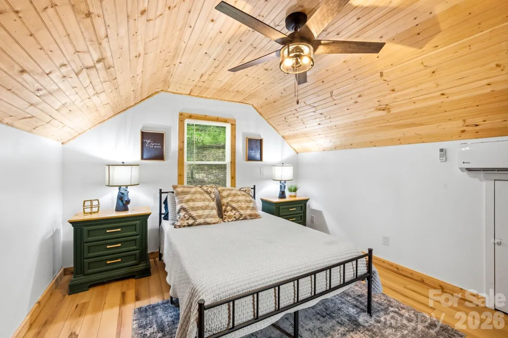 410 Mother In Law Lane Burnsville, NC 28714