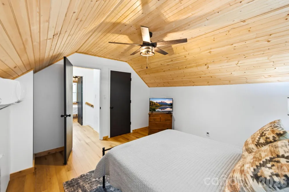 410 Mother In Law Lane Burnsville, NC 28714