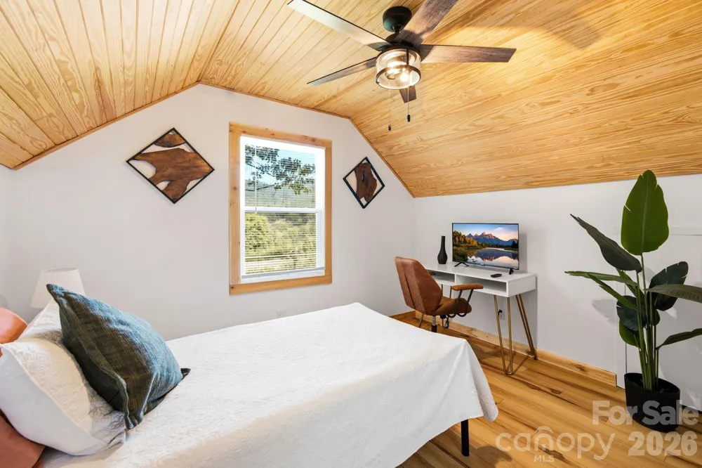 410 Mother In Law Lane Burnsville, NC 28714
