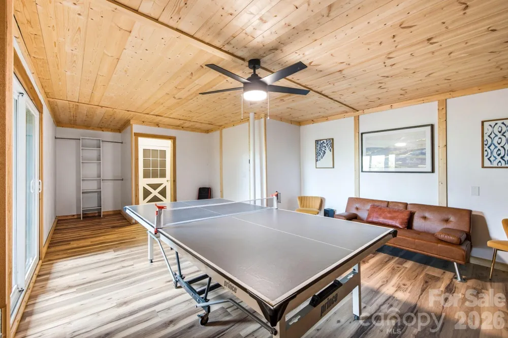 410 Mother In Law Lane Burnsville, NC 28714