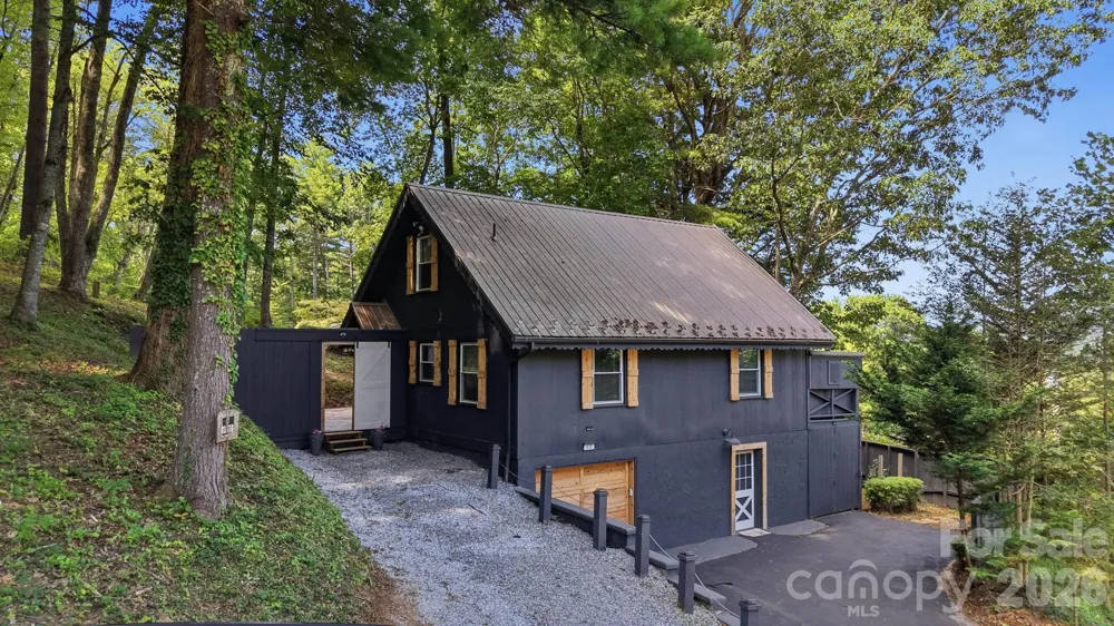 410 Mother In Law Lane Burnsville, NC 28714