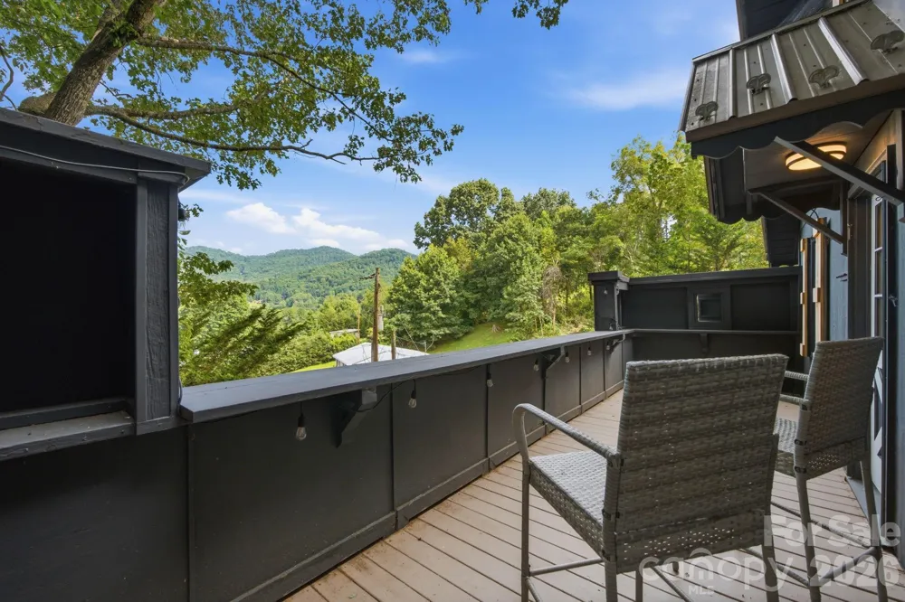 410 Mother In Law Lane Burnsville, NC 28714
