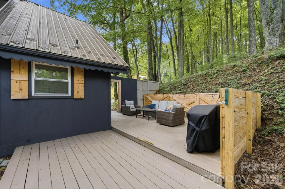 410 Mother In Law Lane Burnsville, NC 28714
