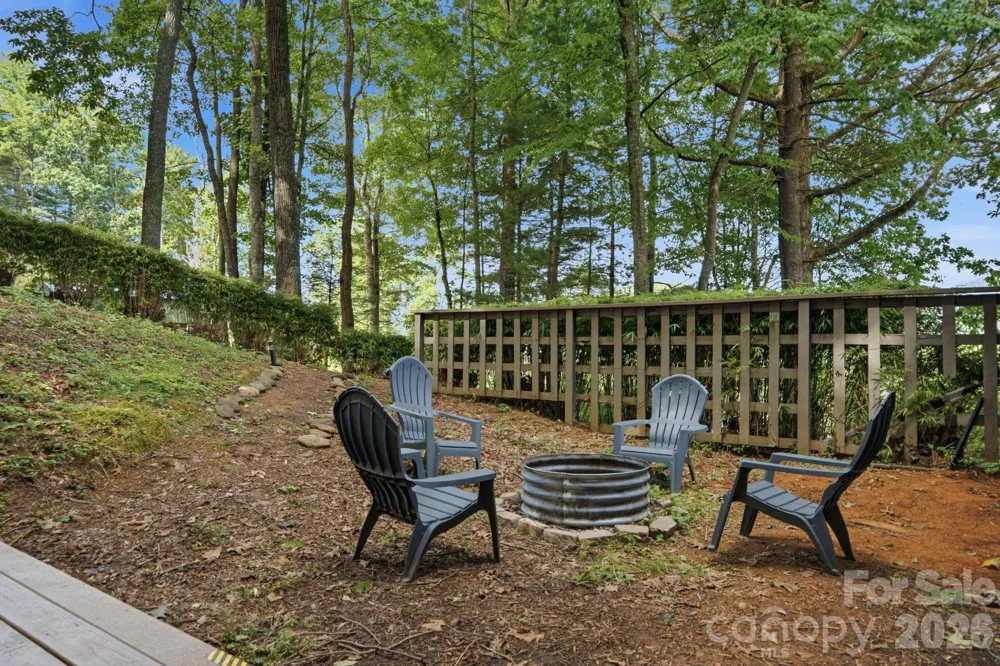 410 Mother In Law Lane Burnsville, NC 28714
