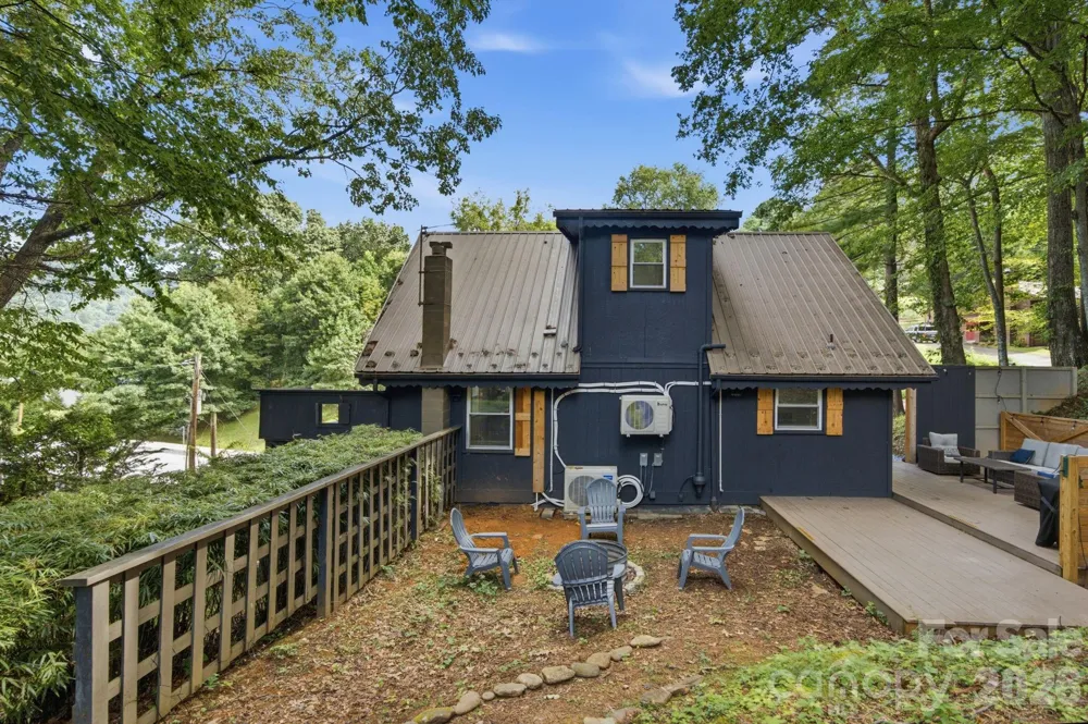 410 Mother In Law Lane Burnsville, NC 28714