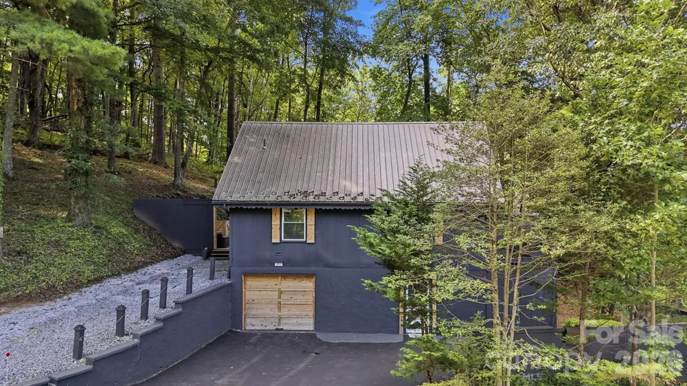 410 Mother In Law Lane Burnsville, NC 28714