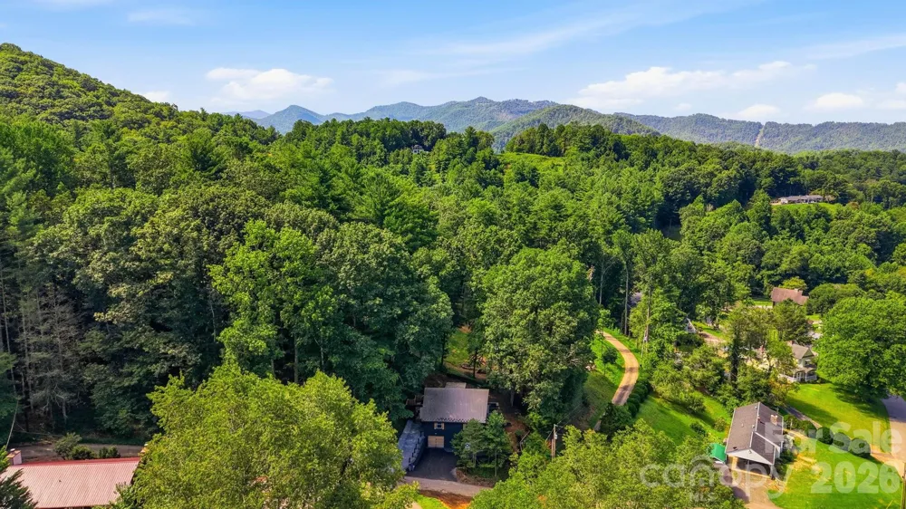 410 Mother In Law Lane Burnsville, NC 28714