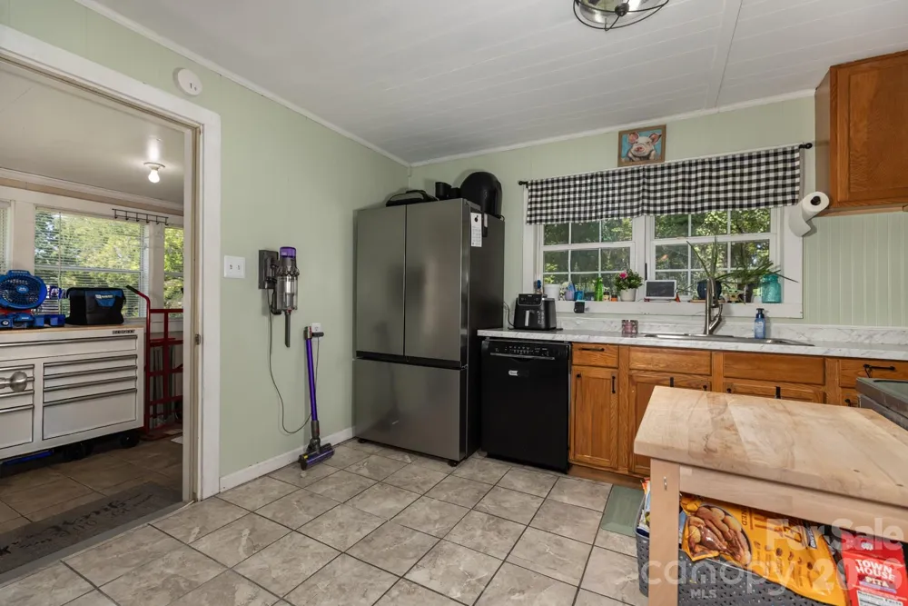 220 Collins Road Elkin, NC 28621