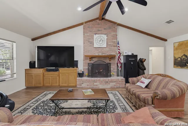 1223 Old Homestead Seguin, TX 78155