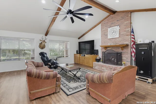 1223 Old Homestead Seguin, TX 78155