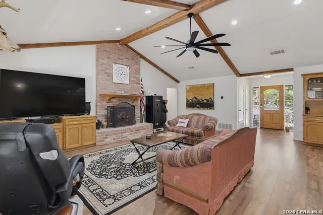 1223 Old Homestead Seguin, TX 78155