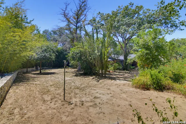 1223 Old Homestead Seguin, TX 78155