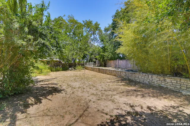 1223 Old Homestead Seguin, TX 78155