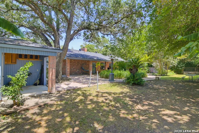 1223 Old Homestead Seguin, TX 78155