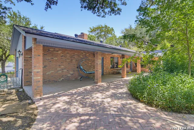 1223 Old Homestead Seguin, TX 78155