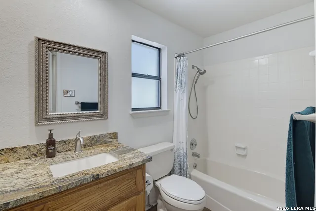 1223 Old Homestead Seguin, TX 78155