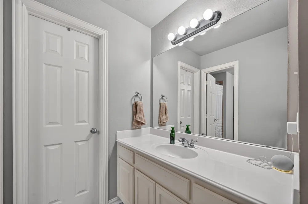 1900 Creek Bend Drive Corinth, TX 76208