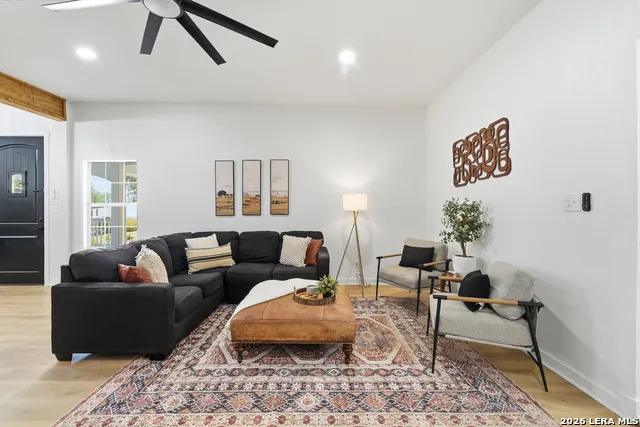 670 Quail Run Lytle, TX 78052
