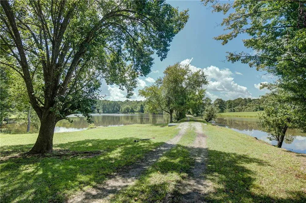 215 Wessmanor Drive Bowdon, GA 30108