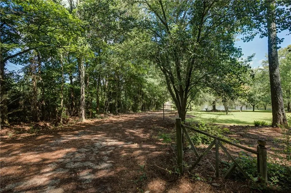 215 Wessmanor Drive Bowdon, GA 30108