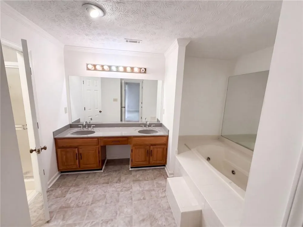 17 Dover Trail Peachtree City, GA 30269