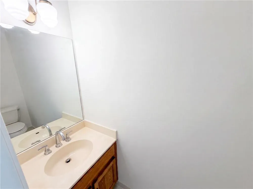 17 Dover Trail Peachtree City, GA 30269