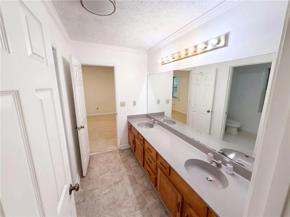 17 Dover Trail Peachtree City, GA 30269