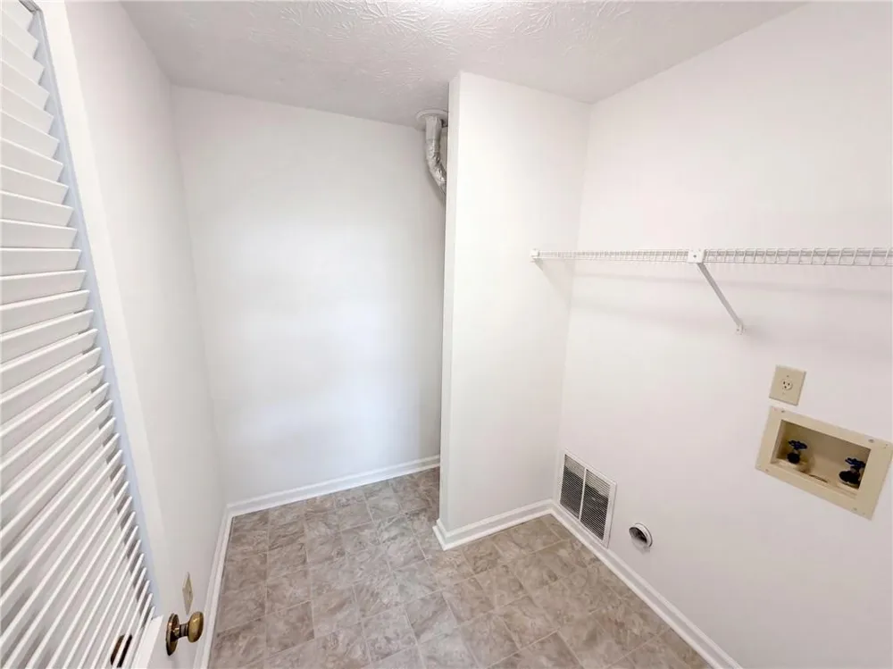 17 Dover Trail Peachtree City, GA 30269