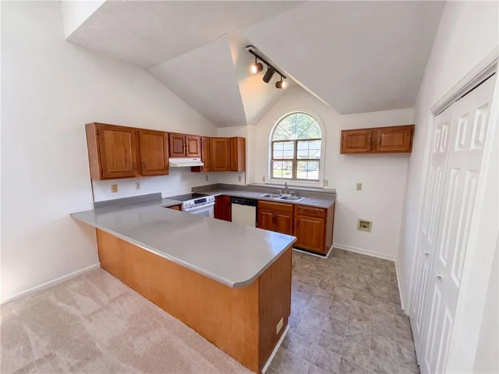 17 Dover Trail Peachtree City, GA 30269