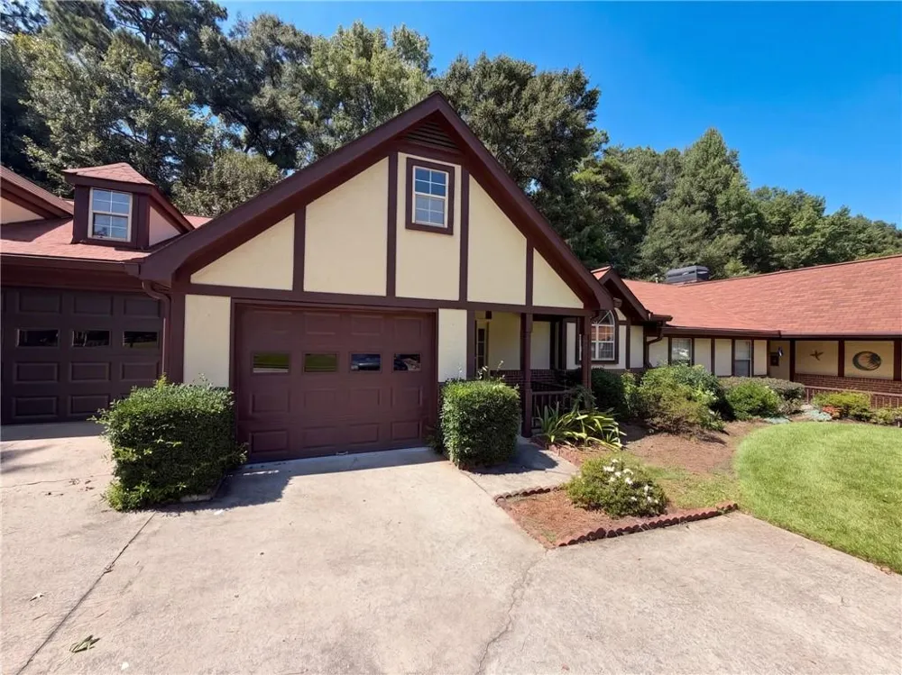 17 Dover Trail Peachtree City, GA 30269