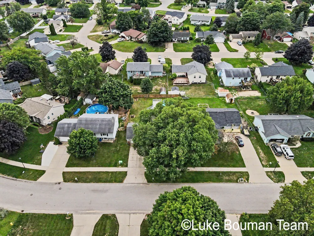 2116 Tyler Street Jenison, MI 49428