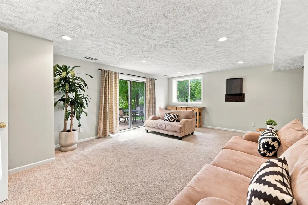 3400 Crystal Valley Court Holland, MI 49424