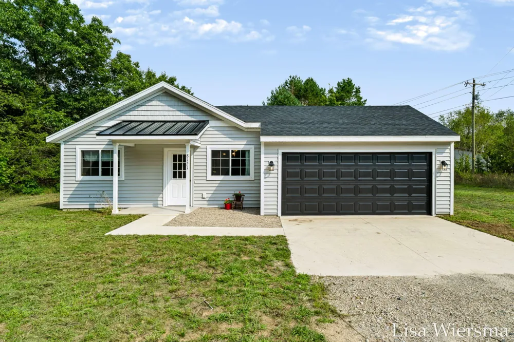8121 Bowens Mill Road Middleville, MI 49333