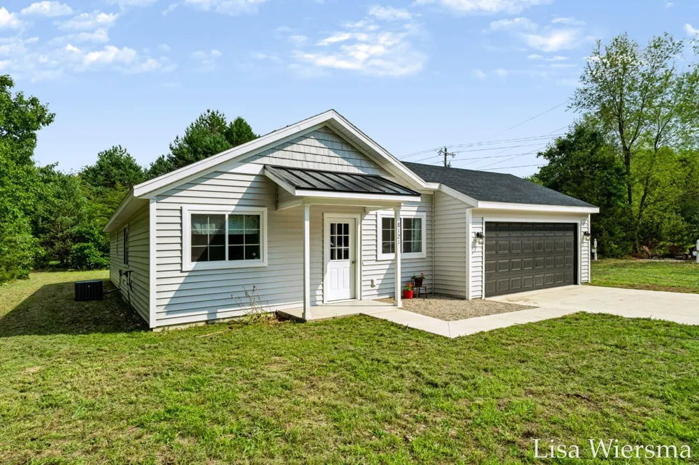 8121 Bowens Mill Road Middleville, MI 49333