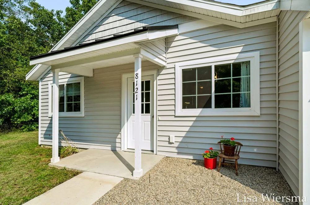 8121 Bowens Mill Road Middleville, MI 49333