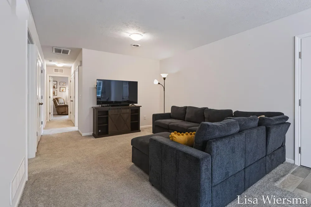 8121 Bowens Mill Road Middleville, MI 49333