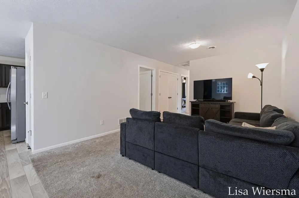 8121 Bowens Mill Road Middleville, MI 49333