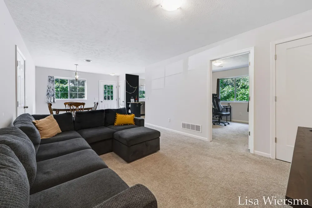 8121 Bowens Mill Road Middleville, MI 49333